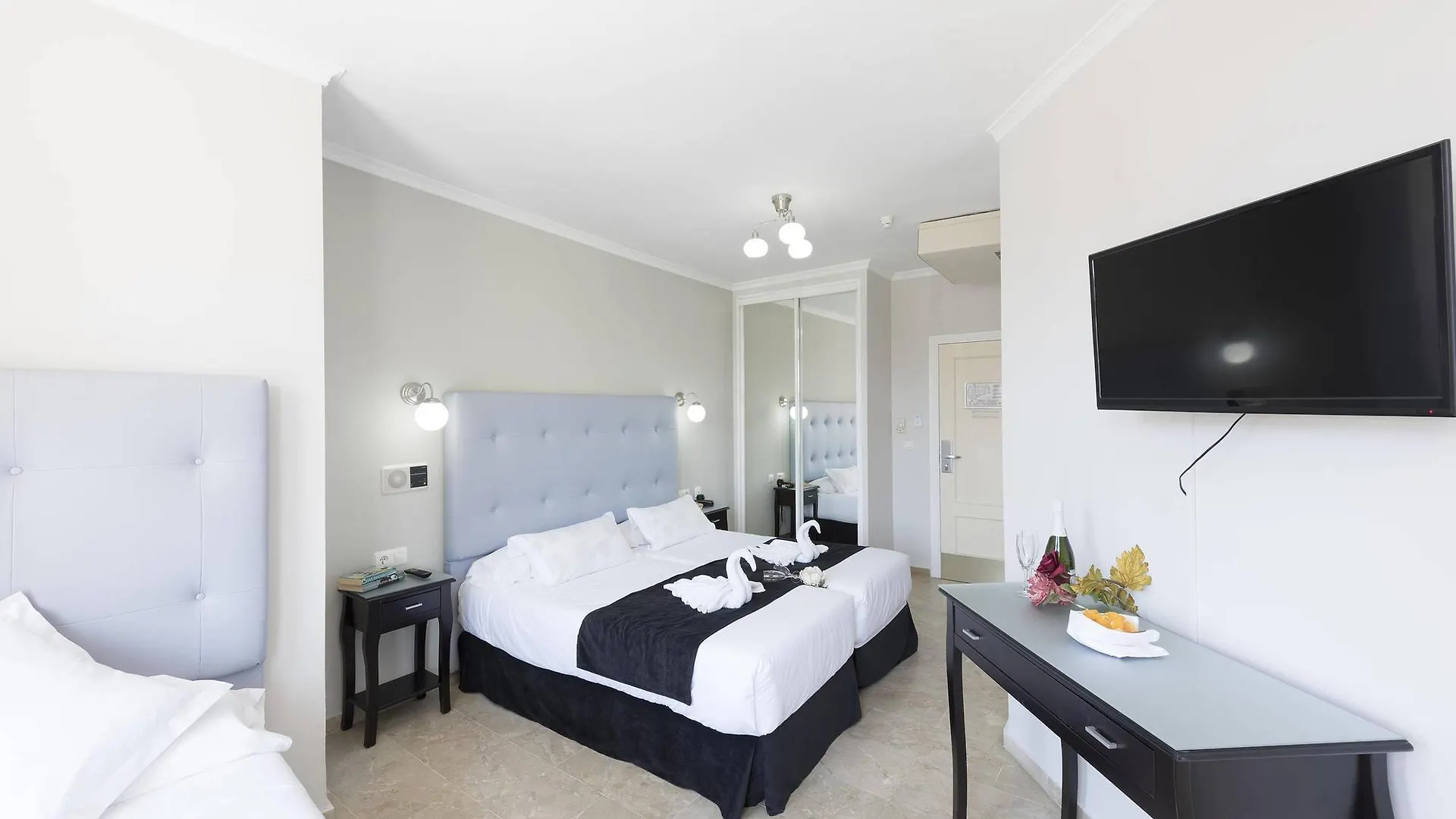 ***  Hotel Toboso Chaparil Nerja Spagna