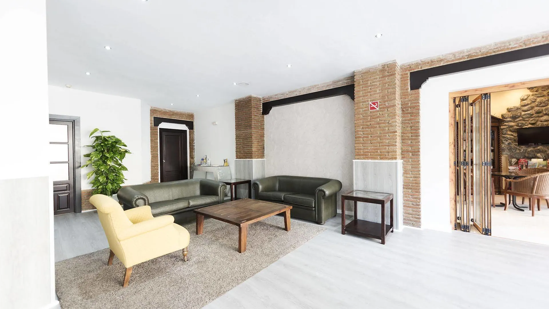 Hotel Toboso Chaparil Nerja 3*,